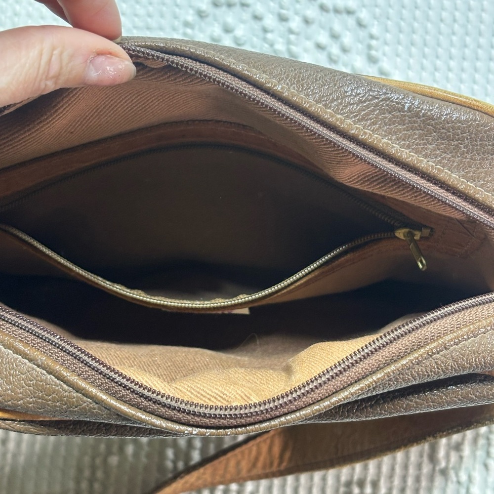 VTG Stone Mountain Two-Tone Pebbled Leather Crossbody Rare USA Made W/ Damage - Picture 11 of 16